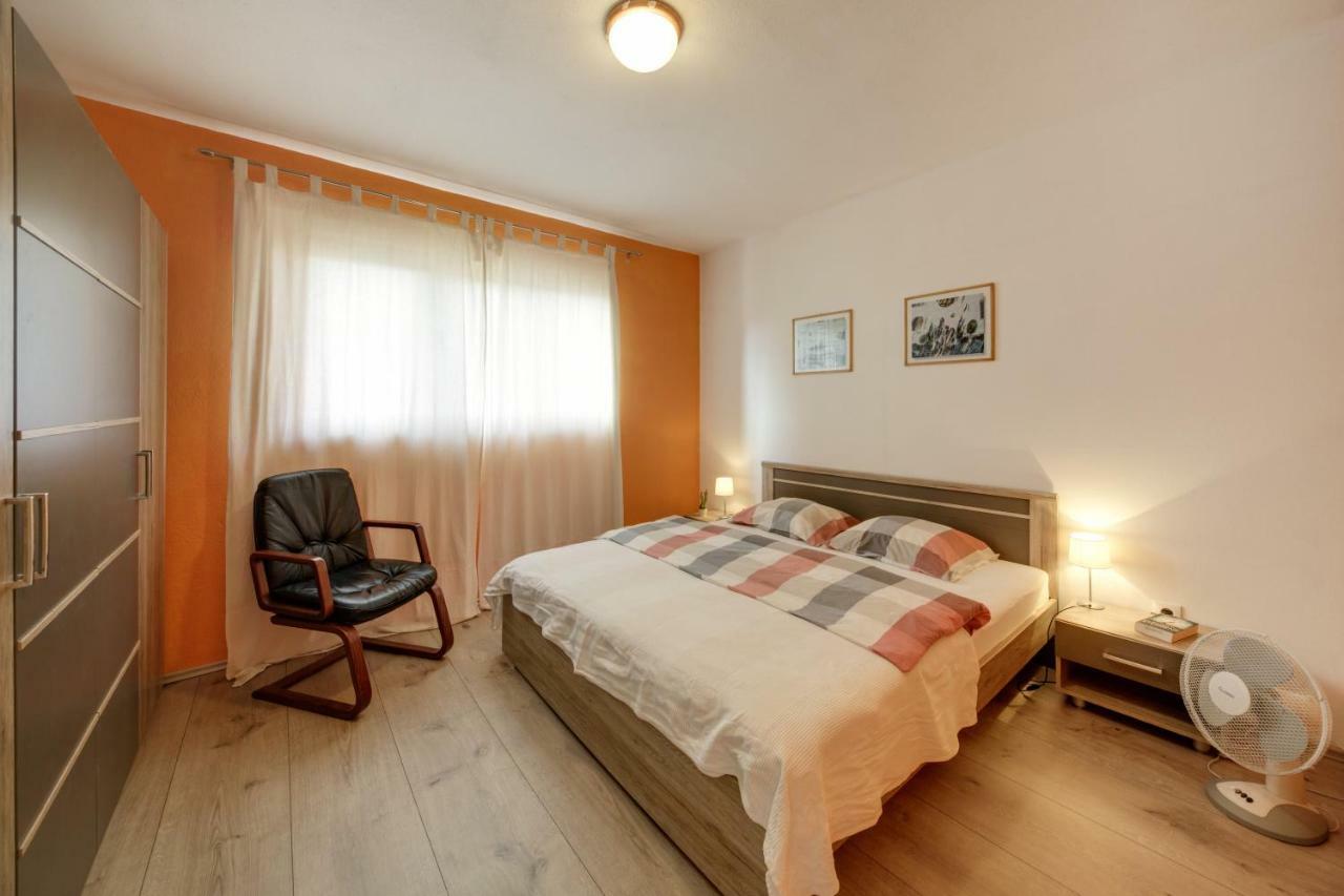 Figa Apartman Benko Milatic Jelsa  Exteriör bild